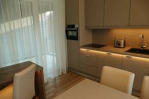 Meyn's Apartments & Hotel