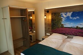 Meyn's Apartments & Hotel
