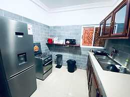 Mam Lovely 3-bed Apartment in Dakar-almadies