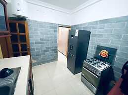 Mam Lovely 3-bed Apartment in Dakar-almadies