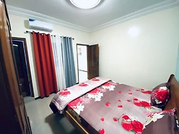 Mam Lovely 3-bed Apartment in Dakar-almadies