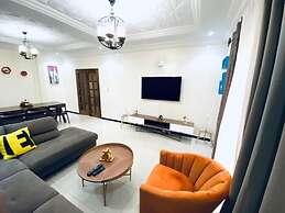 Mam Lovely 3-bed Apartment in Dakar-almadies