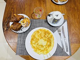 Mam Lovely 2-bed Apartment in Dakar-almadies