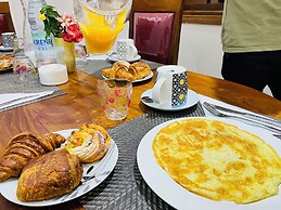 Mam Lovely 2-bed Apartment in Dakar-almadies