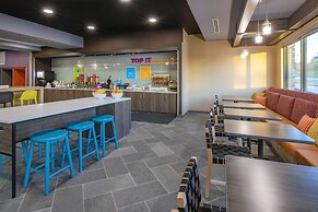 Tru By Hilton Omaha I-80 at 72nd Street, NE