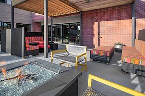 Tru By Hilton Omaha I-80 at 72nd Street, NE