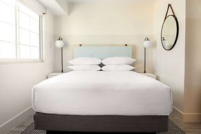 Hampton by Hilton Grand Cayman Seven Mile Beach