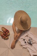 Hampton by Hilton Grand Cayman Seven Mile Beach