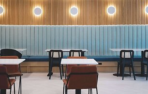 Hampton by Hilton Grand Cayman Seven Mile Beach