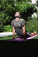 Hampton by Hilton Grand Cayman Seven Mile Beach