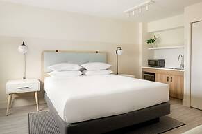 Hampton by Hilton Grand Cayman Seven Mile Beach