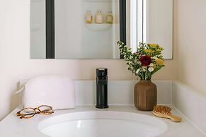 Sonder by Marriott Bonvoy Jewelers Row Apartments Millenium Park