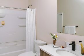 Sonder by Marriott Bonvoy Jewelers Row Apartments Millenium Park