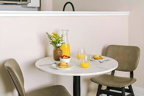 Sonder by Marriott Bonvoy Jewelers Row Apartments Millenium Park