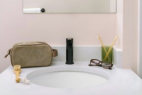 Sonder by Marriott Bonvoy Jewelers Row Apartments Millenium Park