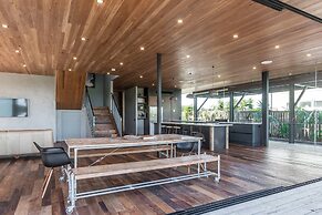 Your Luxury Escape - Beach Box