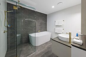 Meriton Suites Surfers Paradise