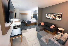 La Quinta Inn & Suites by Wyndham Coralville Iowa City