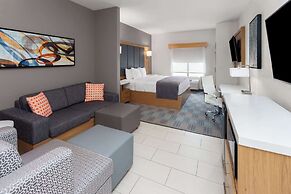 La Quinta Inn & Suites by Wyndham Coralville Iowa City
