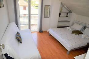 Sea View Apartment on Walking Distance to sea