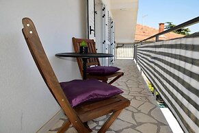 Sea View Apartment on Walking Distance to sea
