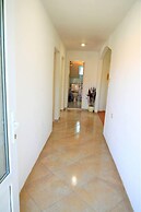 Sea View Apartment on Walking Distance to sea