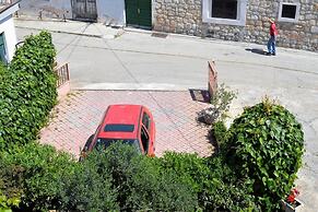 Sea View Apartment on Walking Distance to sea