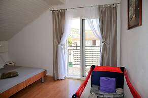 Sea View Apartment on Walking Distance to sea