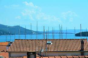 Sea View Apartment on Walking Distance to sea