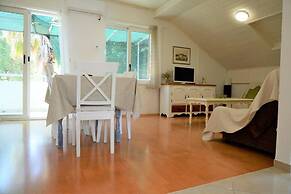 Sea View Apartment on Walking Distance to sea