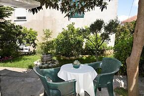 Sea View Apartment on Walking Distance to sea