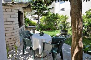 Sea View Apartment on Walking Distance to sea