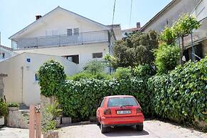 Sea View Apartment on Walking Distance to sea