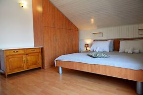 Sea View Apartment on Walking Distance to sea