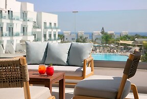 Atlantica Aqua Blue Hotel