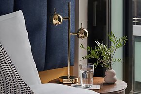 Sonder by Marriott Bonvoy Britain Quay Apartments Grand Canal Square