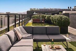 Sonder by Marriott Bonvoy Britain Quay Apartments Grand Canal Square