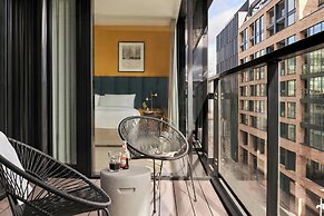 Sonder by Marriott Bonvoy Britain Quay Apartments Grand Canal Square