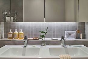 Sonder by Marriott Bonvoy Britain Quay Apartments Grand Canal Square