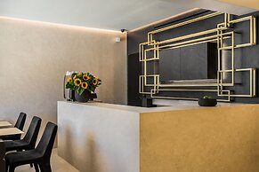 Canale Hotel & Suites