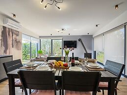 Cozy, Spacious and Fenced Holiday Home Near the Sea