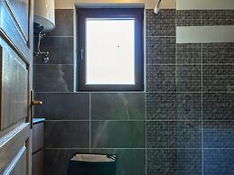 Cozy, Spacious and Fenced Holiday Home Near the Sea