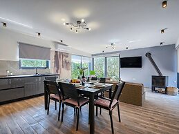 Cozy, Spacious and Fenced Holiday Home Near the Sea