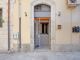 Cozy Apartment in Siracusa near Sea & City Center
