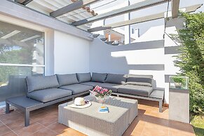 Apt Mairena Forest sea View & Pool