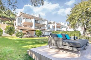 Apt Mairena Forest sea View & Pool