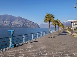 Holiday Home in Clusane Near Lake