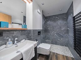 Ornate Chalet in Neukirchen near Wildkogel Ski Arena