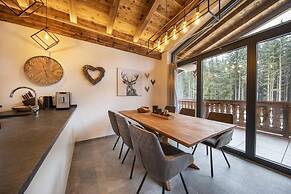 Ornate Chalet in Neukirchen near Wildkogel Ski Arena