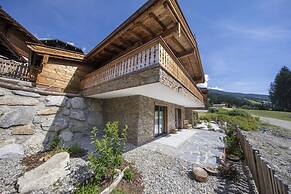 Ornate Chalet in Neukirchen near Wildkogel Ski Arena